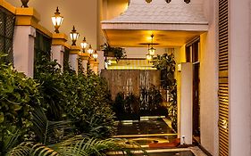 Home@F37 Kailash Colony Metro